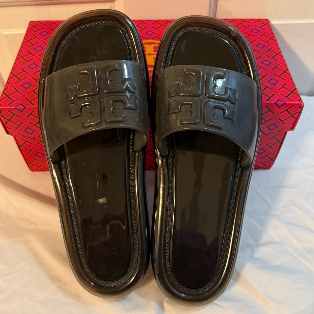 Tory Burch Women’s Perfect Black Bubble Jelly Sandals - Picture 3 of 6